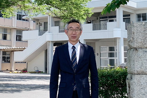 辻岡博之 校長